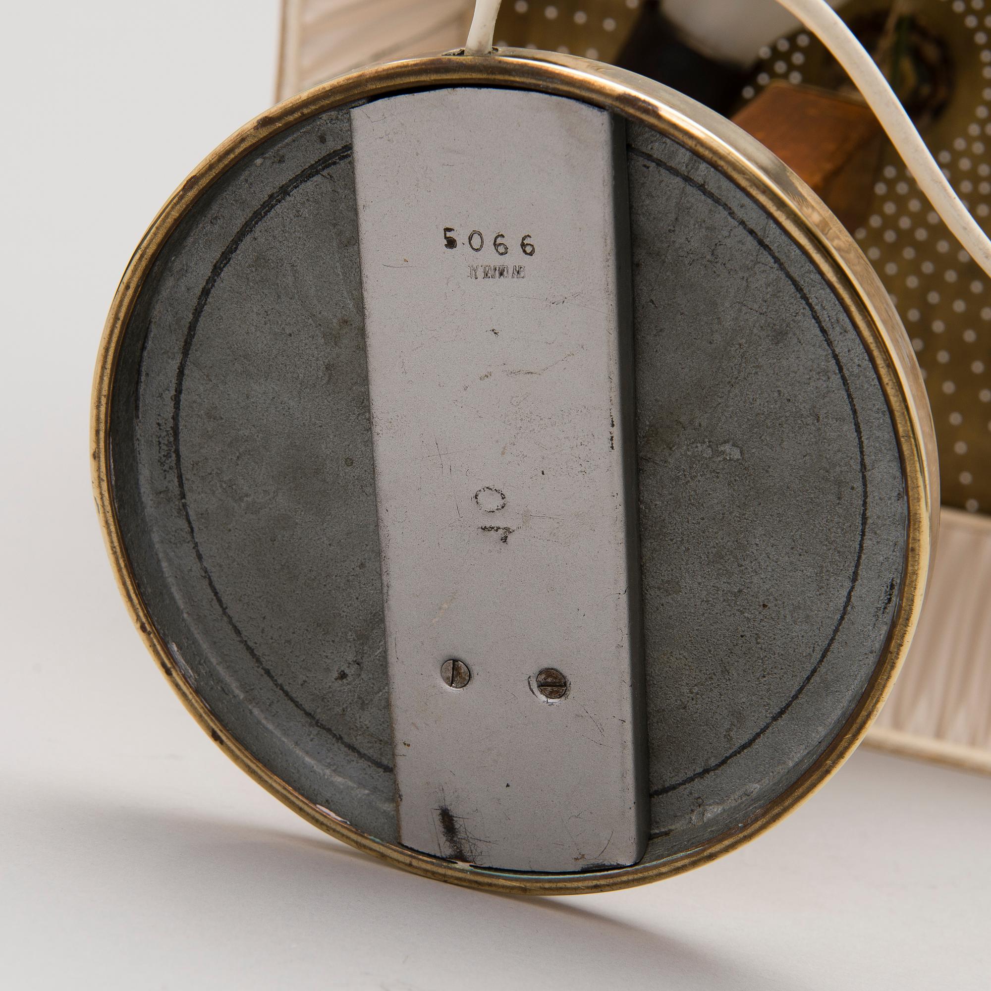 PAAVO TYNELL, BORDSLAMPA, modell 5066, Taito Oy, 1940-tal.