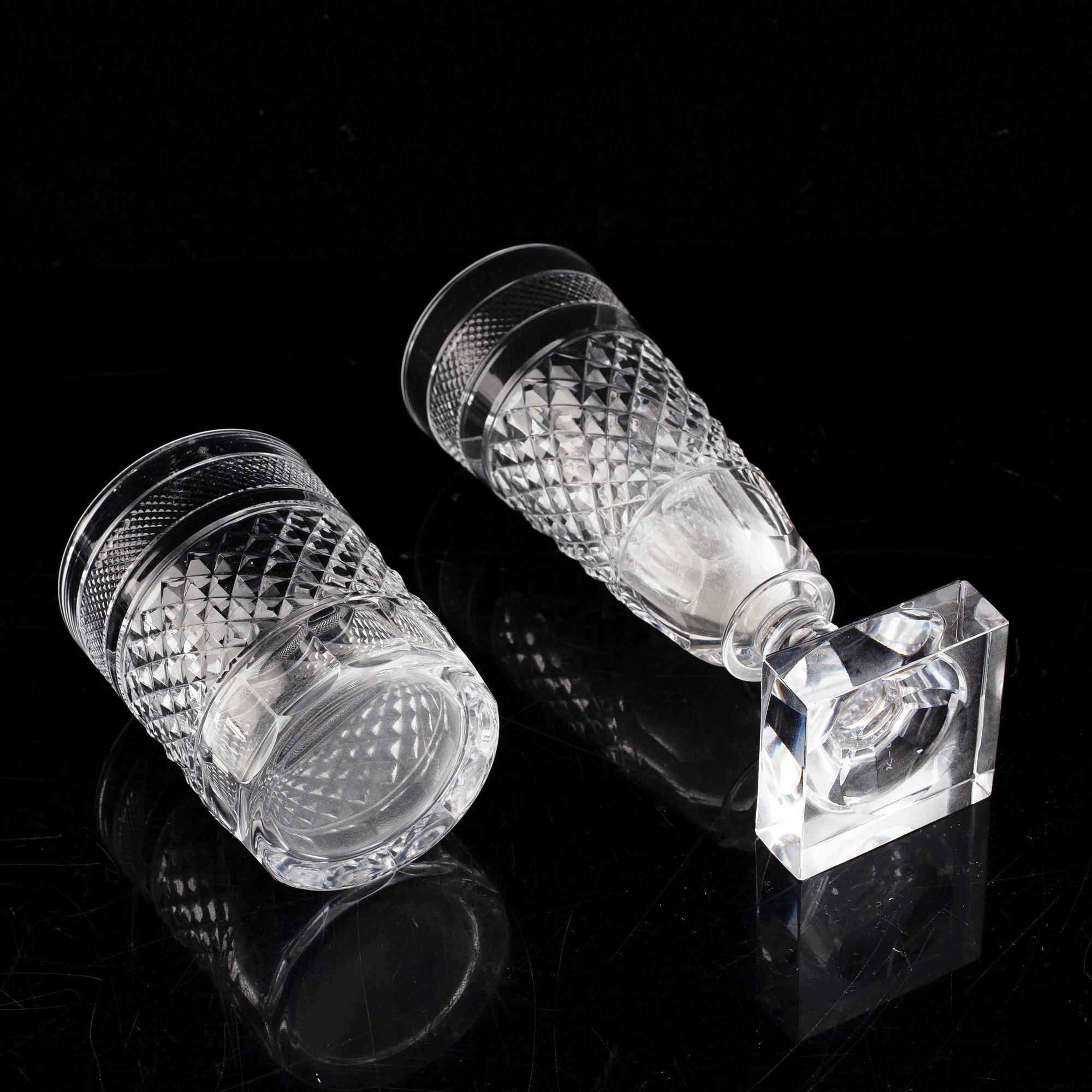 Elis Bergh, a part 'Kent' glass service, Kosta Boda (48 pieces).
