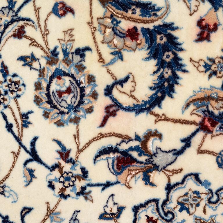 Carpet, Nain, 263 x 370 cm.