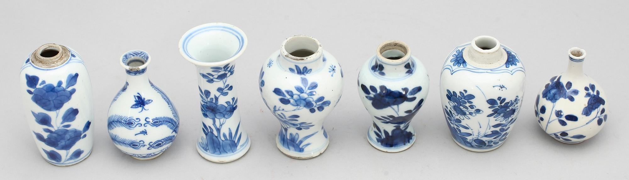 PARTI MINIATYRVASER, 7 st, porslin, Kina 1700-tal.