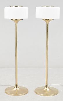 GOLVLAMPOR, ett par, mässing, 1960/70-tal.