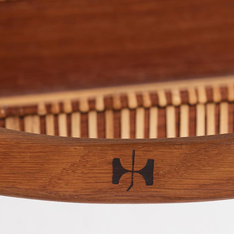 Hans J. Wegner, a pair of "The Chair", JH501, Johannes Hansen, Denmark.