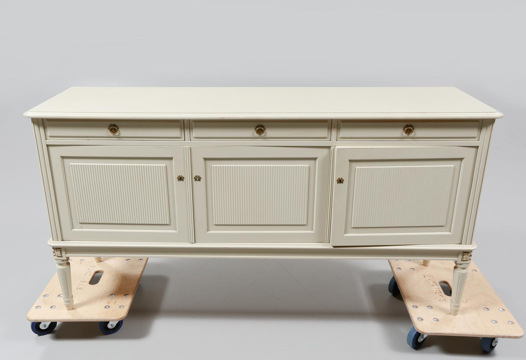 SIDEBOARD, gustaviansk stil, 1900-talets andra hälft.