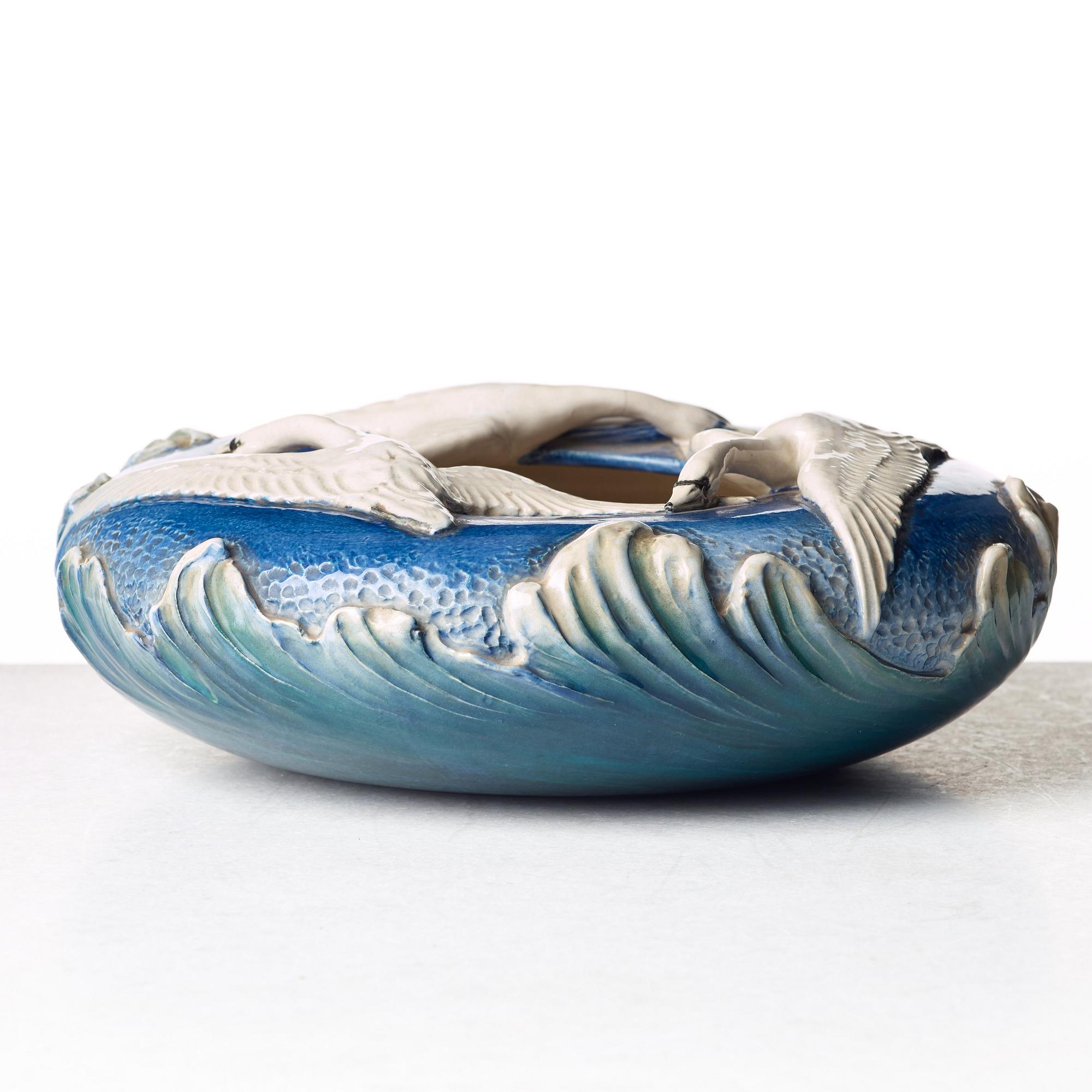 Thure Öberg, an Art Nouveau glazed ceramic bowl, Arabia 1918.