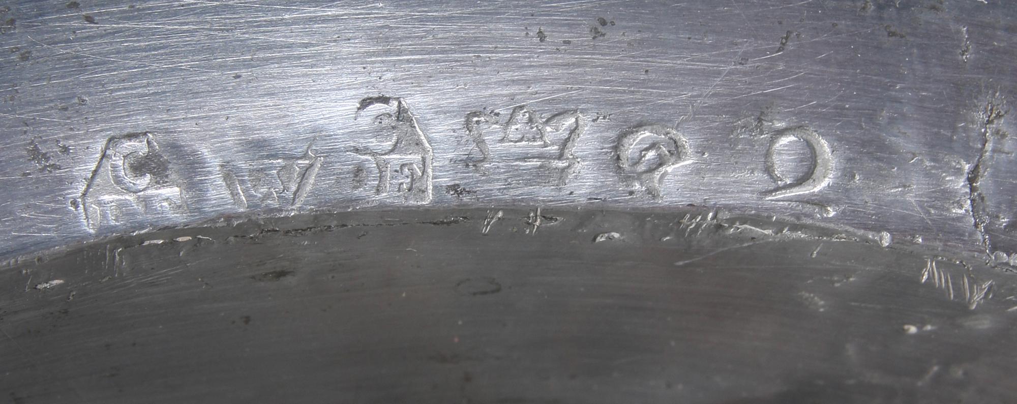 TENNFAT, 3 st, bl a 1800-tal, otydliga stämplar.