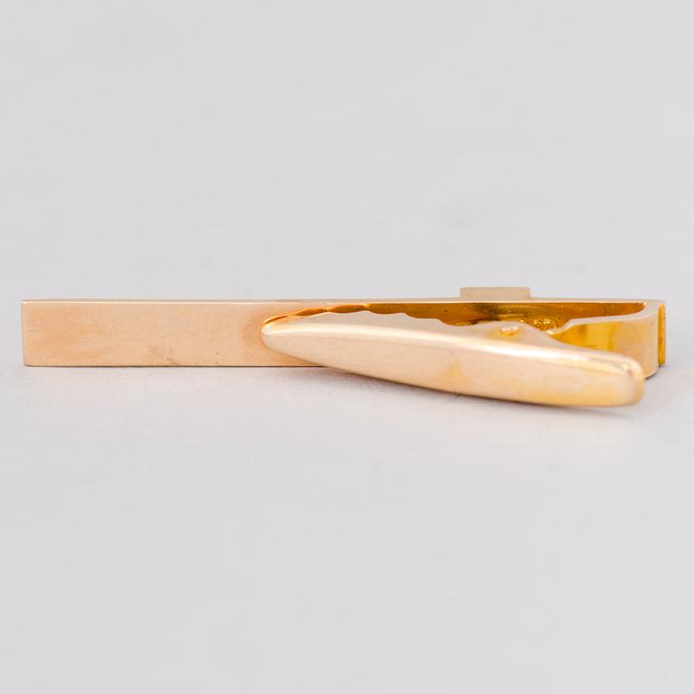 BJÖRN WECKSTRÖM, TIEPIN and CUFFLINKS, 14K gold, copper ore. Lapponia 1967-72.