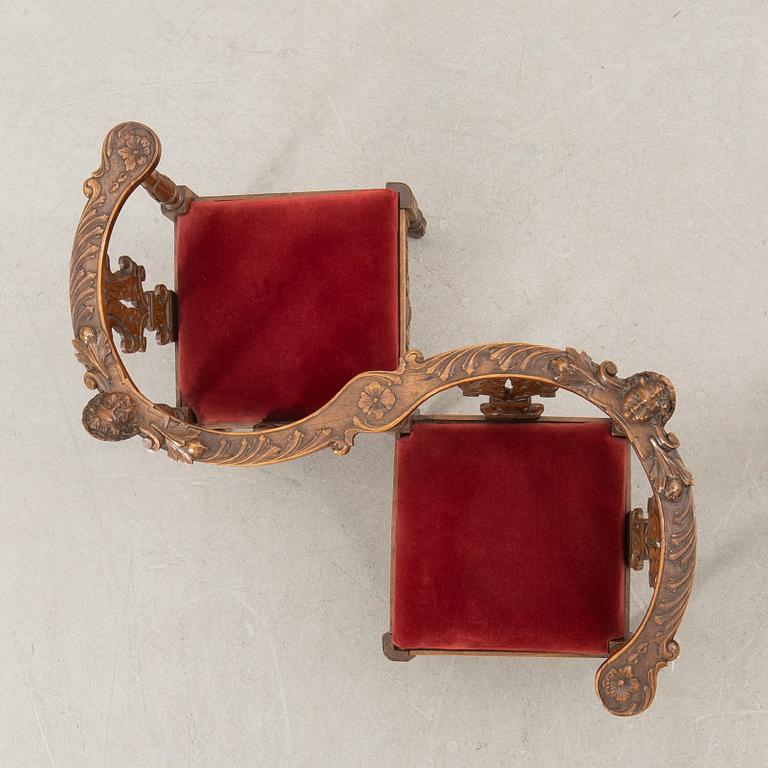 Fiancé sofa Neo-Renaissance late 19th century.