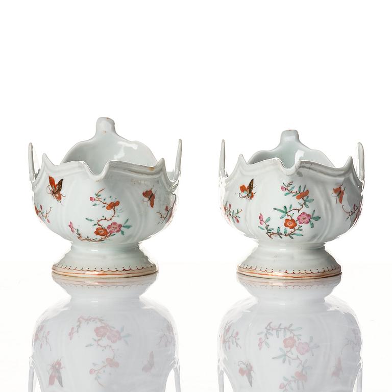 A pair of famille rose sauce boats, Qing dynasty, Qianlong (1736-95).