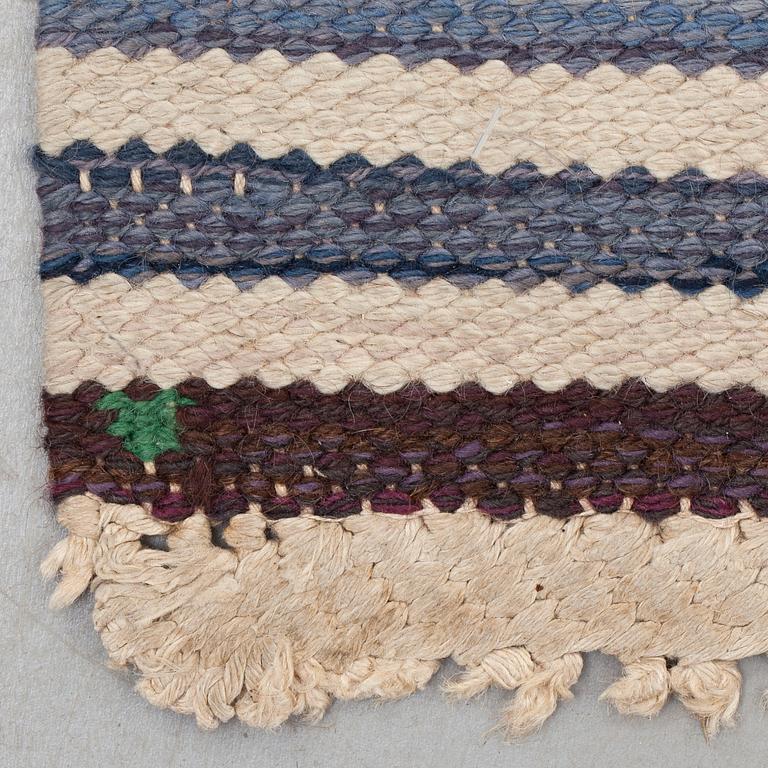 RUG. "Spättan blå". Tapestry weave. 191,5 x 96,5 cm. Signed AB MMF BN.