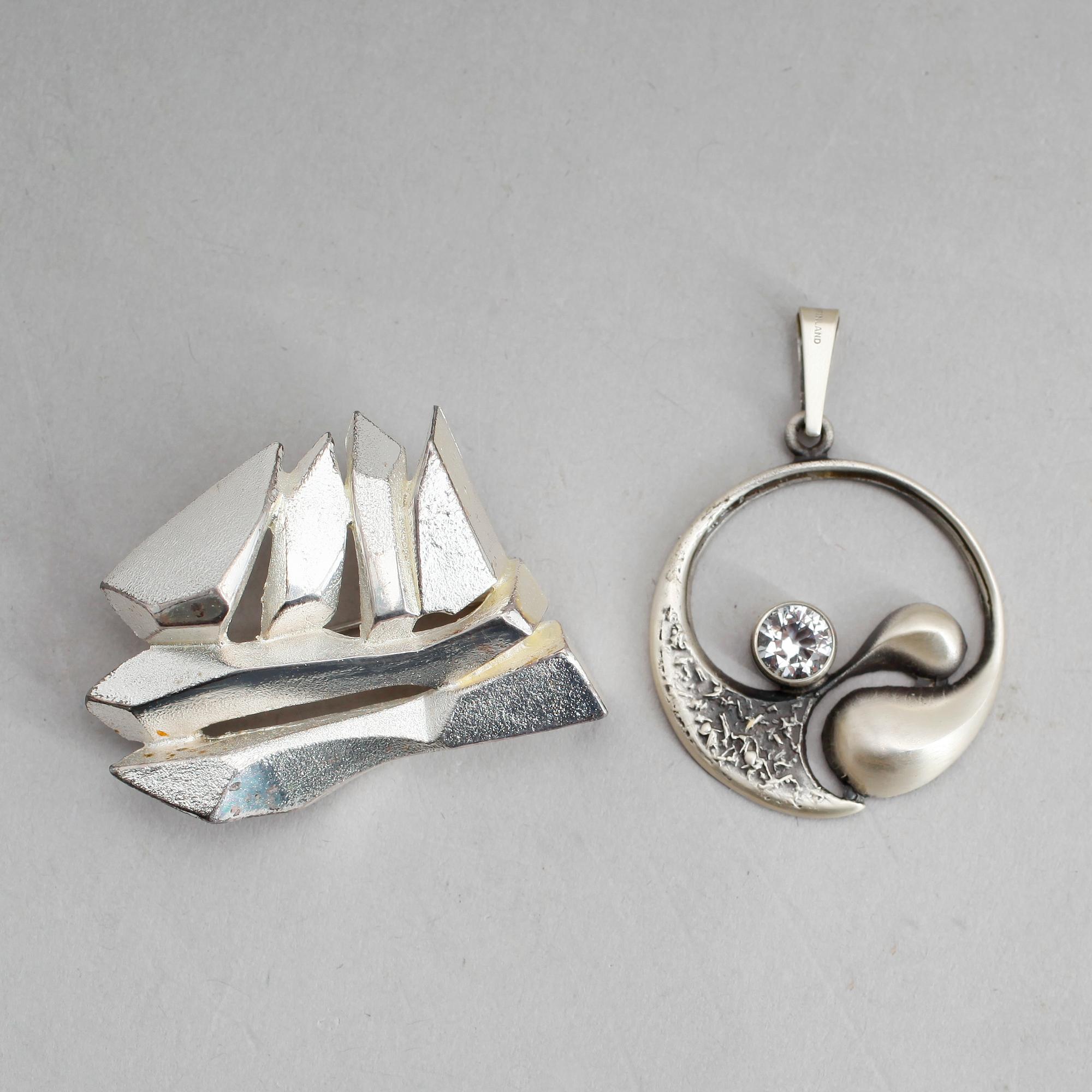 HÄNGE SAMT BROSCH, 2 delar, silver, bl a Karl Laine, Finland,  1977 och 1970.