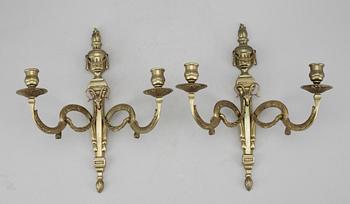 APPLIQUER, ett par, mässing, Louis XVI-stil, 1900-talets första hälft.