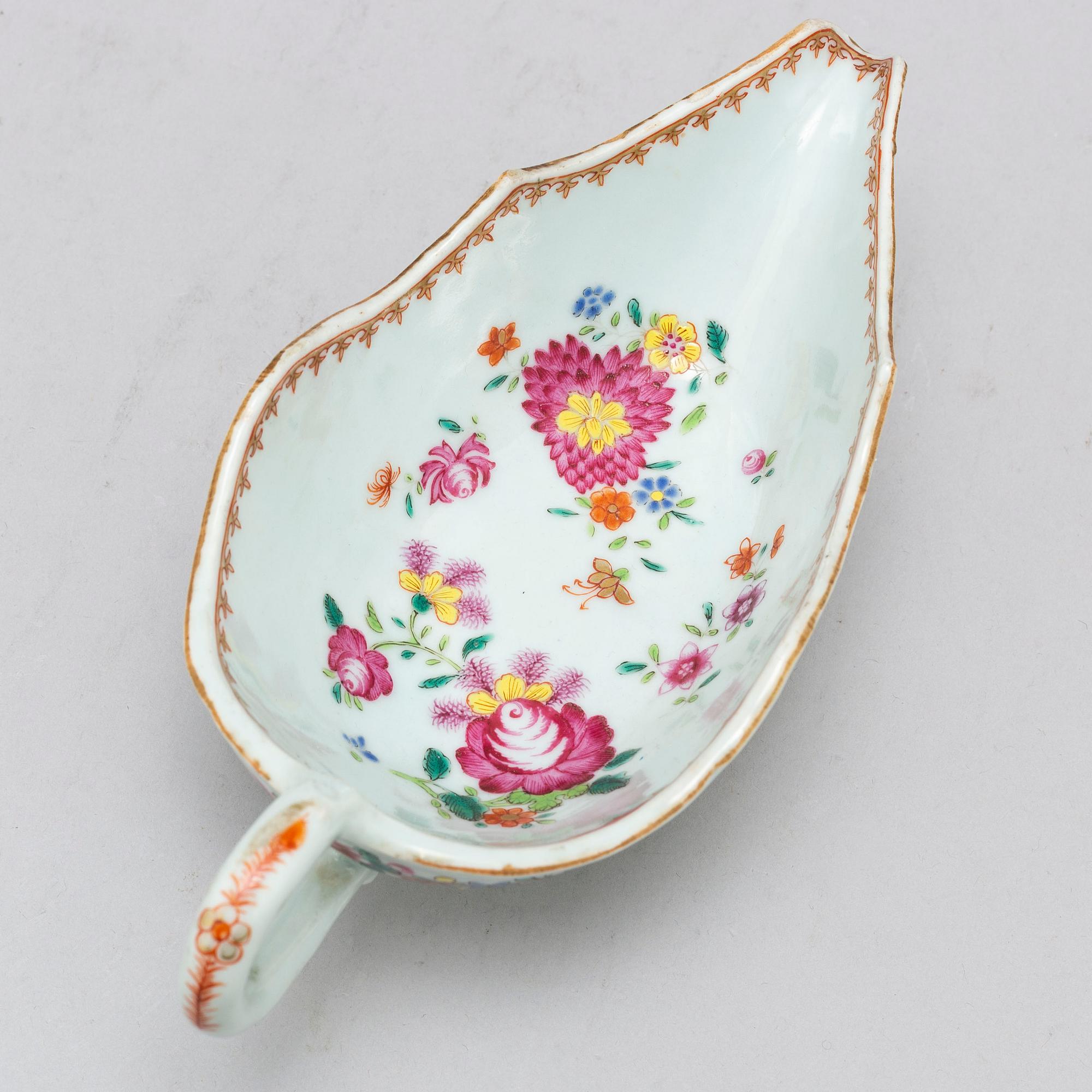 A famille rose sauce boat, Qing dynasty, Qianlong (1736-95).