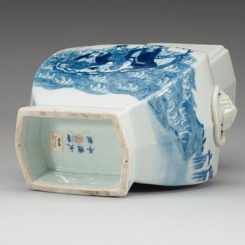 A blue and white vase, early 20th Century.