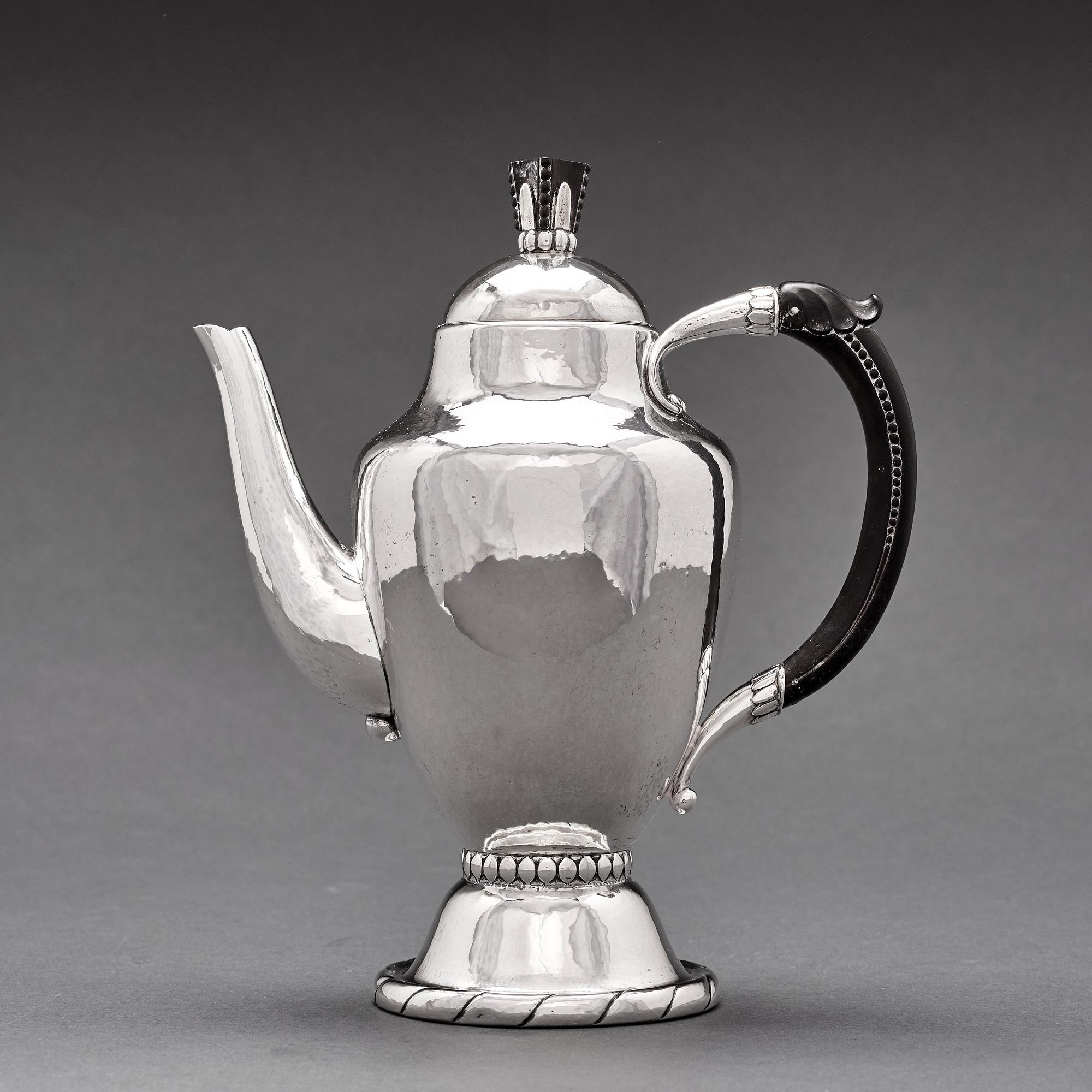 Georg Jensen, a 4 pieces coffee and tea service, Copenhagen 1915-19, 830/1000 silver. Design nr 88.