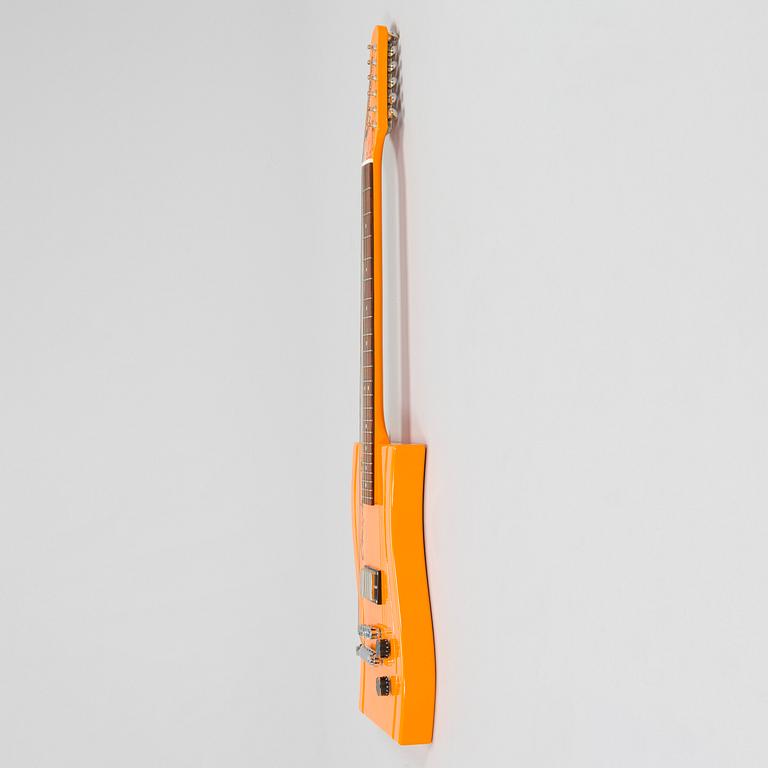 Eero Aarnio, kitara, " Copacabana Guitar", signeerattu Eero Aarnio, Lottonen Guitars, 2006.