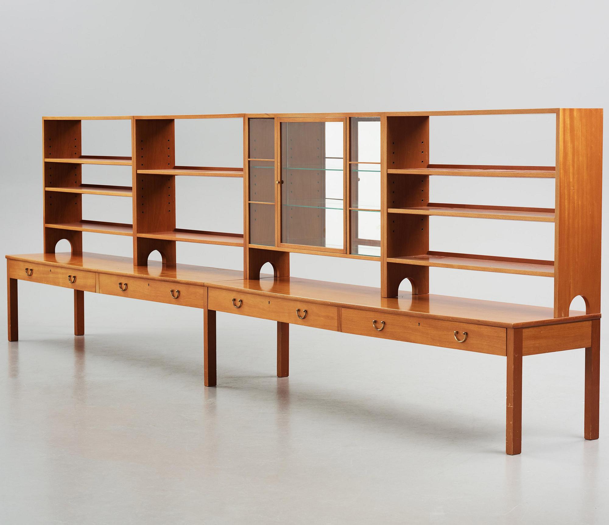 Josef Frank, a mahogany bookcase model "B 1142", Firma Svenskt Tenn, mid-20th century.