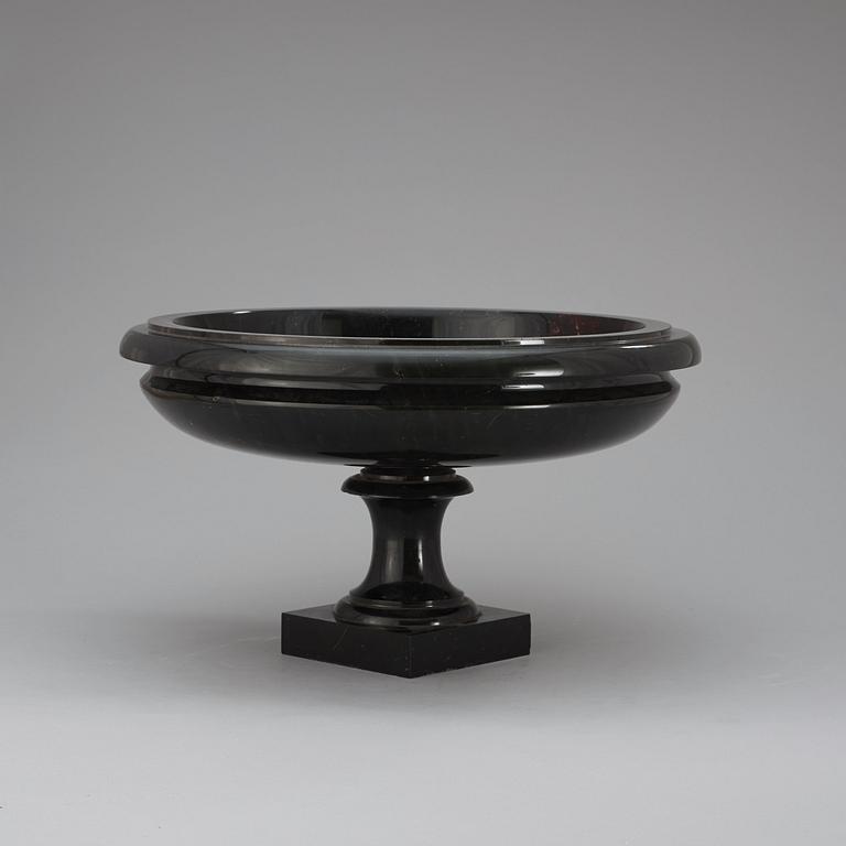 A 19th century marble tazza, probably Italy.