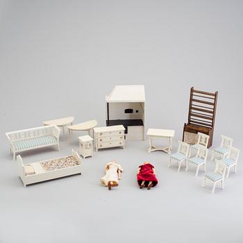 A lot of 15 pieces of doll house furniture by Berit Bergström, Nolbyn, Värmländskt hantverk, first half of the 20th cent.