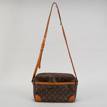 LOUIS VUITTON, 'Trocadero 30'.