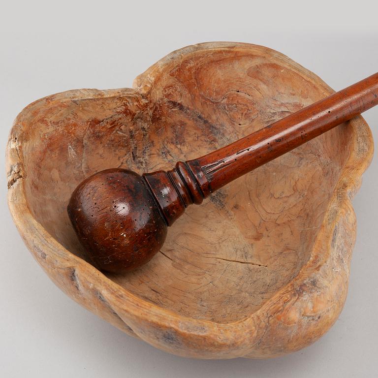 A bowl and a balance, dated 1839 and 1794.