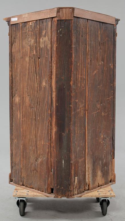 HÖRNSKÅP, 1700/1800-tal.