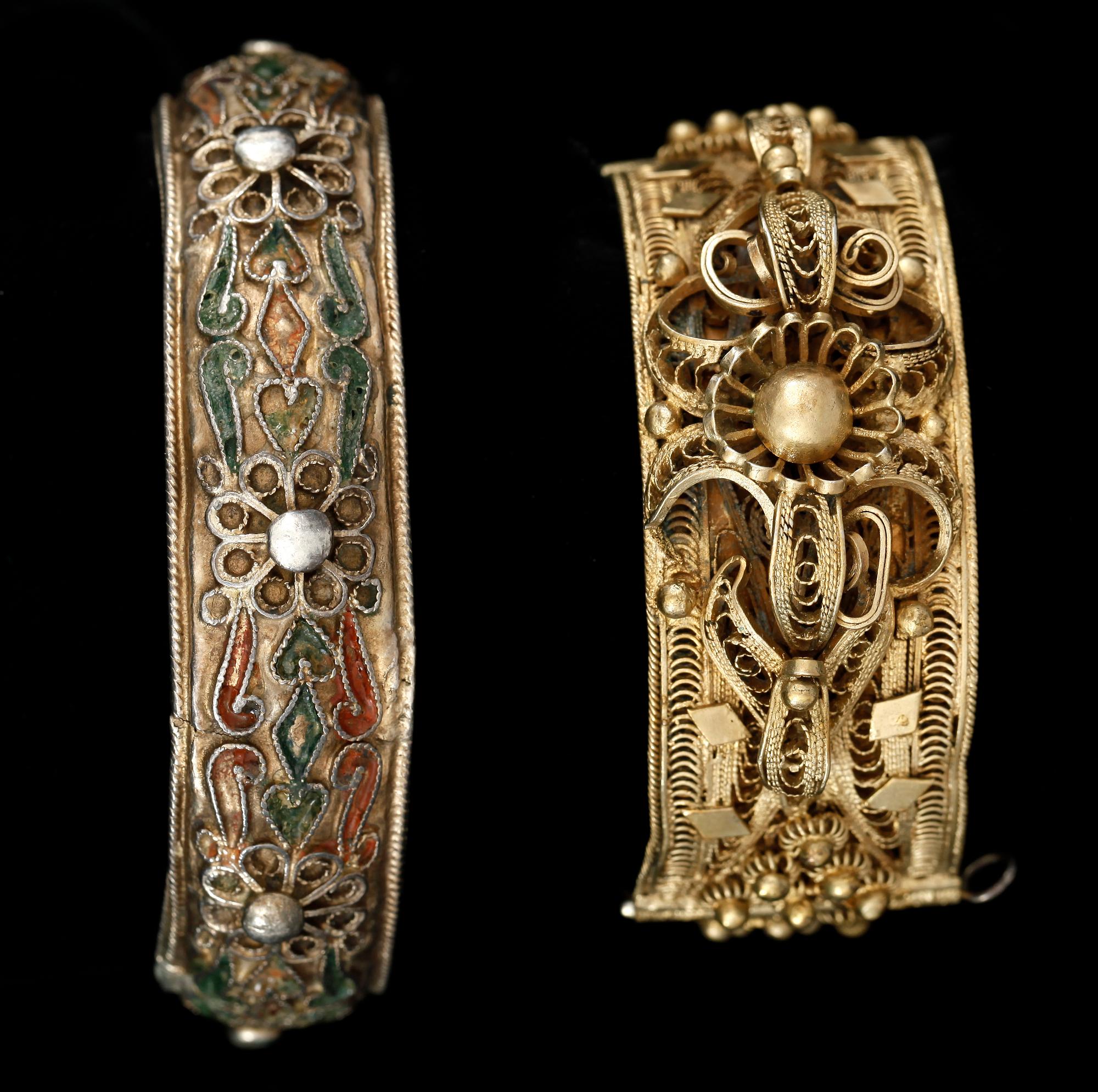 ARMRINGAR, 4+3st, mestadels silver samt ametister. Vikt (4st) 279g.