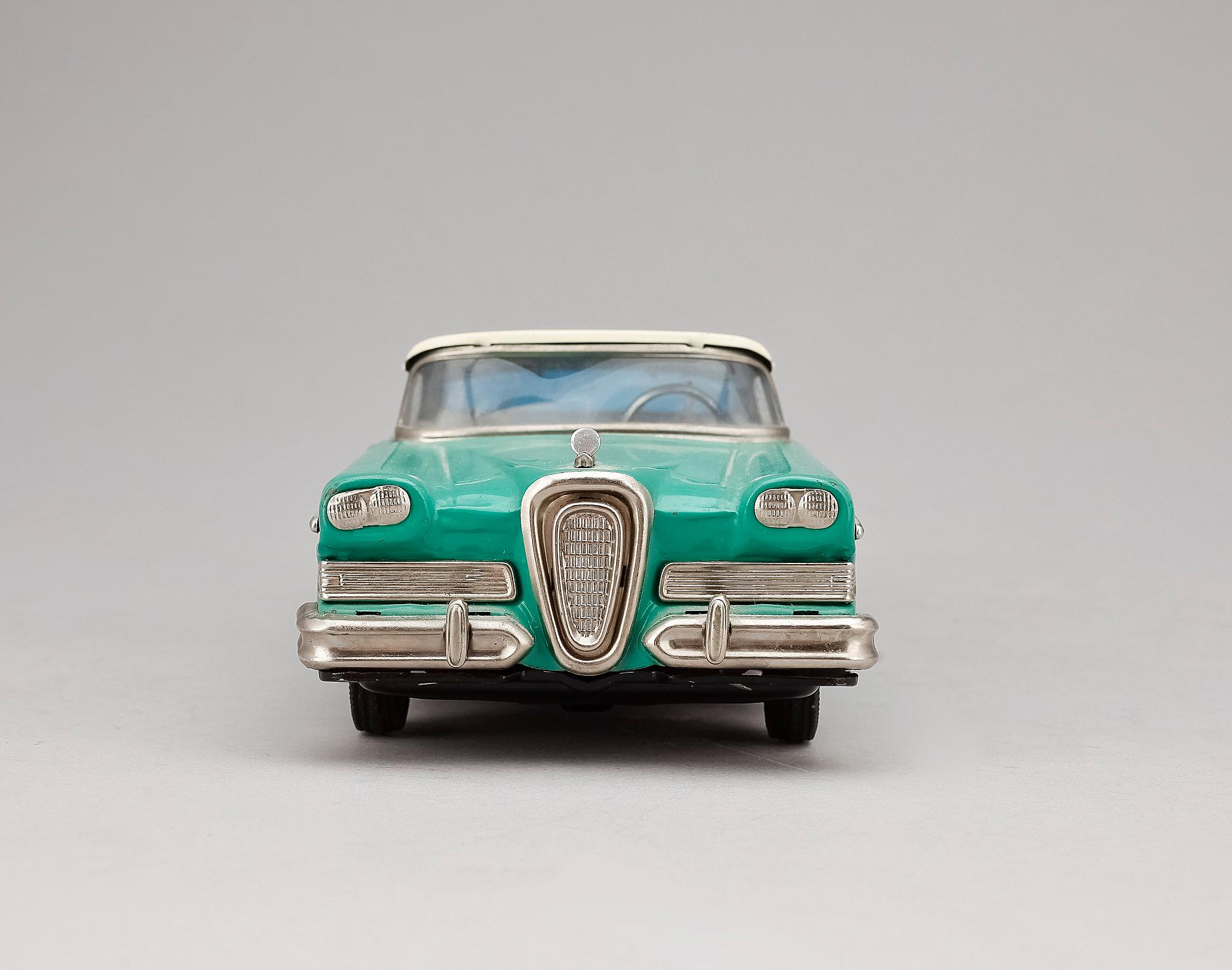 LEKSAKSBIL, plåt, Haji, Japan, 1950-tal.