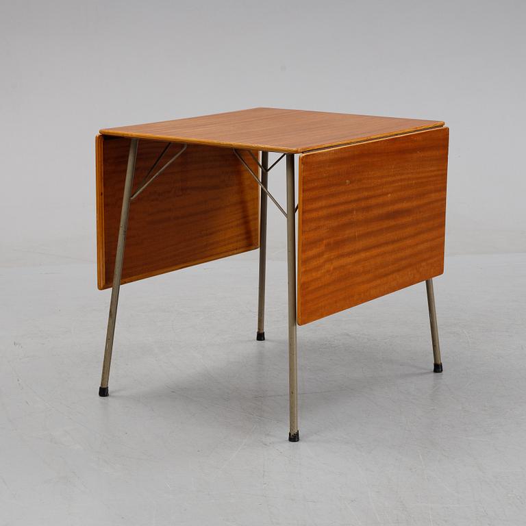 Arne Jacobsen, a model 3601 table for Fritz Hansen, Denmark.