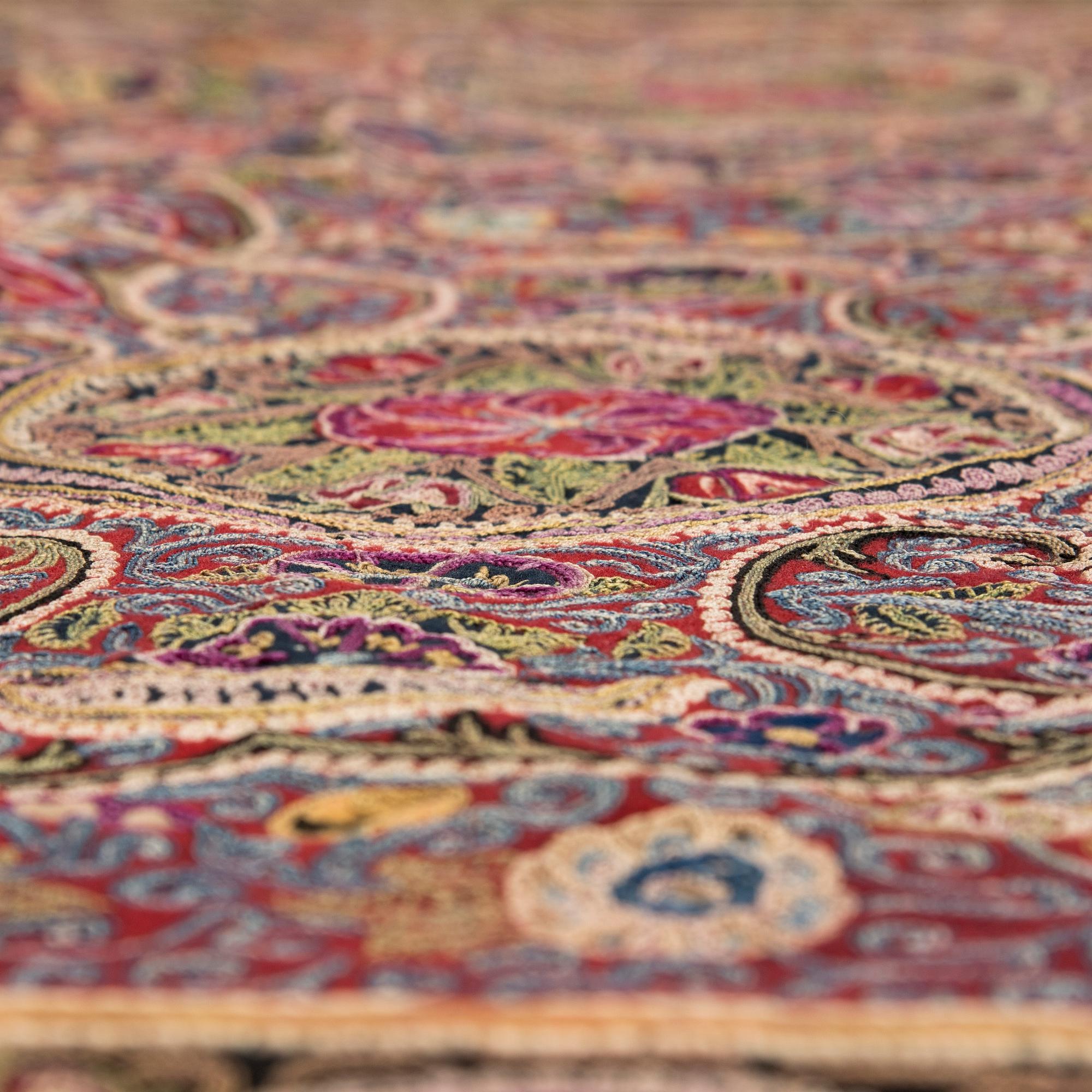 Antikt Rasht-broderi, norra Persien (Iran), omkring år 1900, Ca 145 x 145 cm.