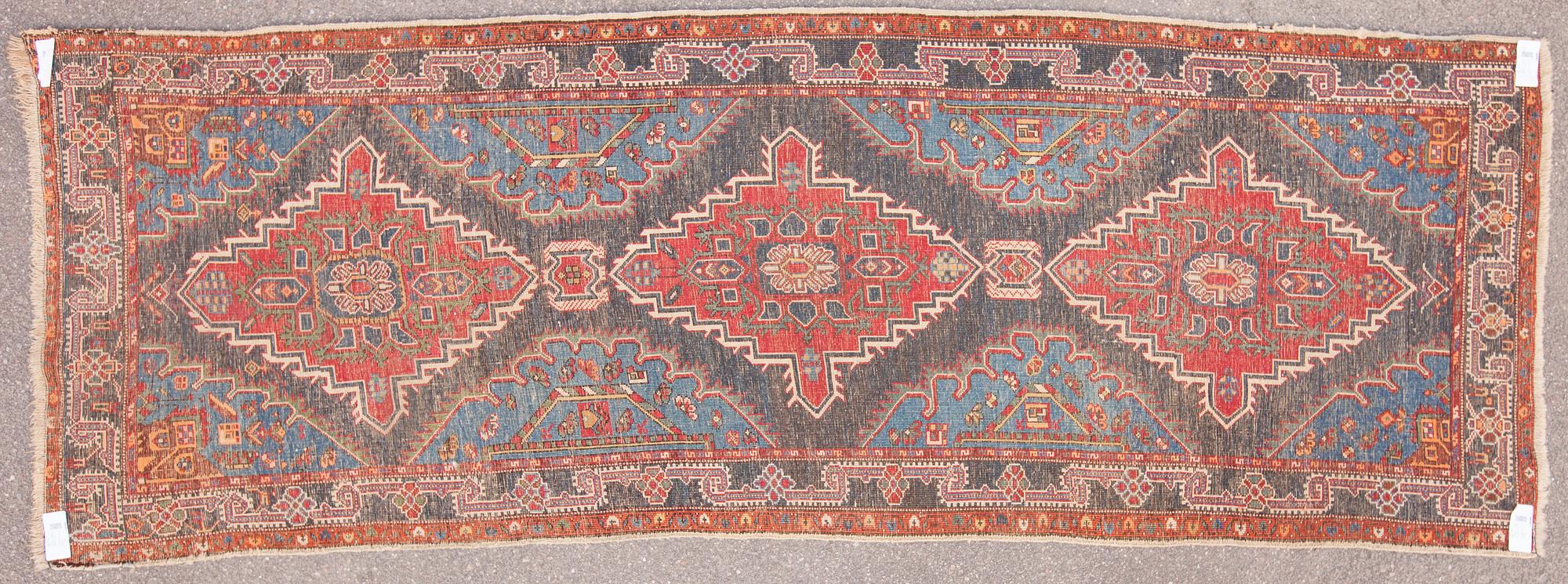 GALLERIMATTA, Kaukasisk, antik. Ca 290x102 cm.