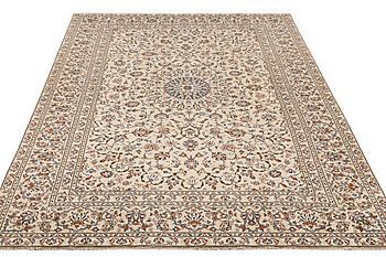 Matta, Keshan, ca 352 x 240 cm.