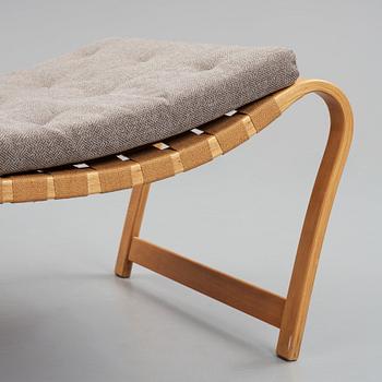 Bruno Mathsson, a Swedish Modern 'Paris' beech daybed, Firma Karl Mathsson Värnamo Sweden, 1940's.