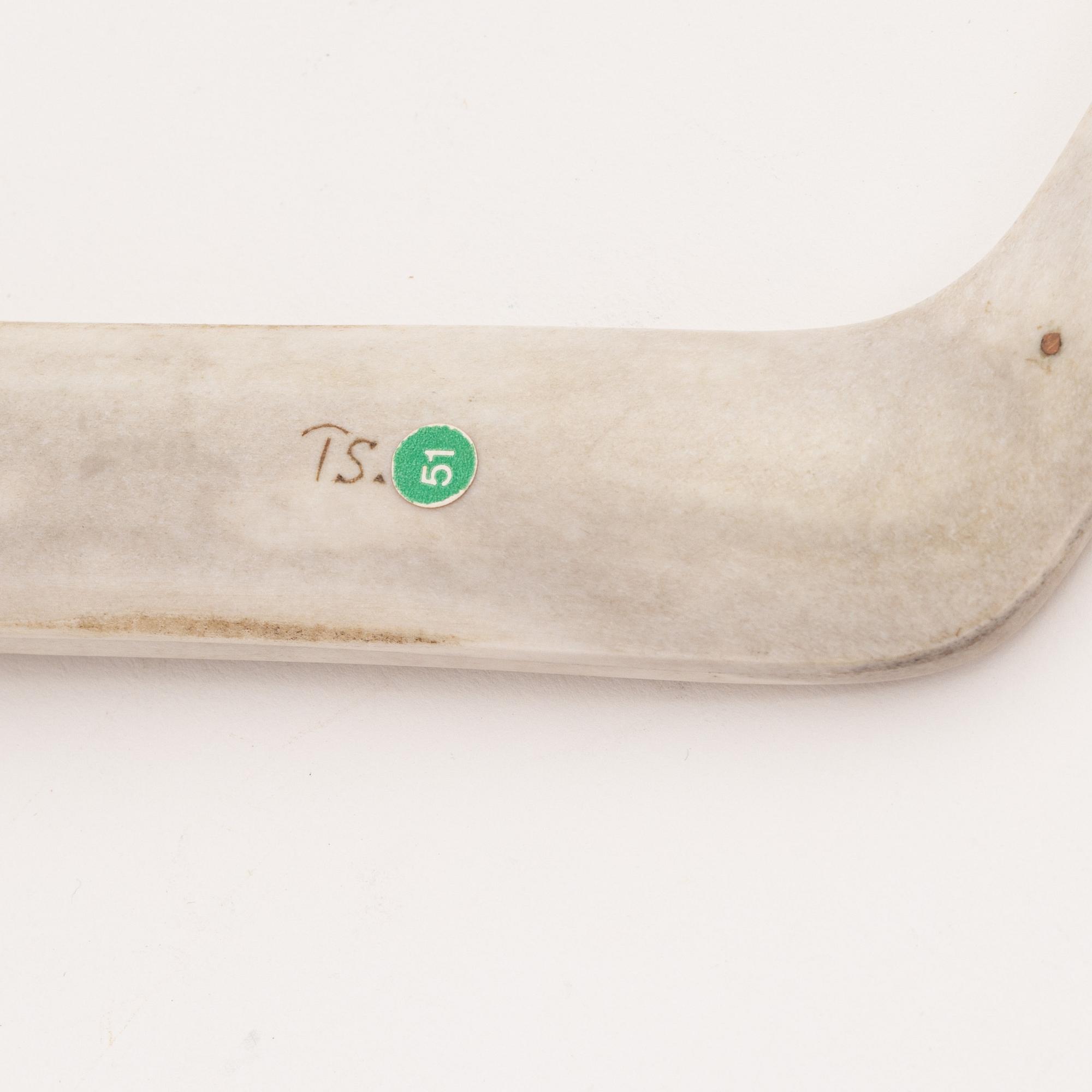 A reindeer horn knife, with horn blade, by Tore Sunna, before 1965, signed.