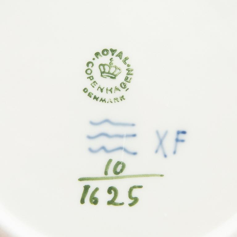 A 41 pcs Blå Blomst porcelain service Royal Copenhagen.