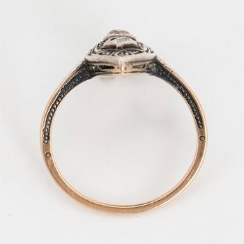Old-cut diamond ring.