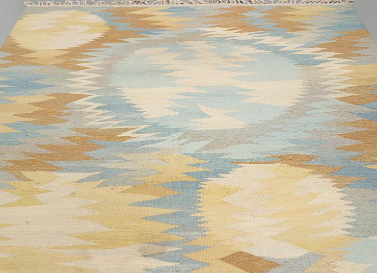 Barbro Nilsson, A carpet, "Solfläckar", flat weave, ca 305-306,5 x 206,5-208 cm, signed AB MMF BN.