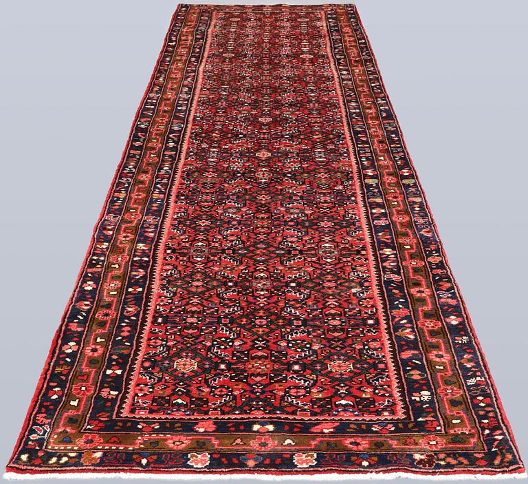 Gallerimatta, Hosseinabad, ca 445 x 115 cm.