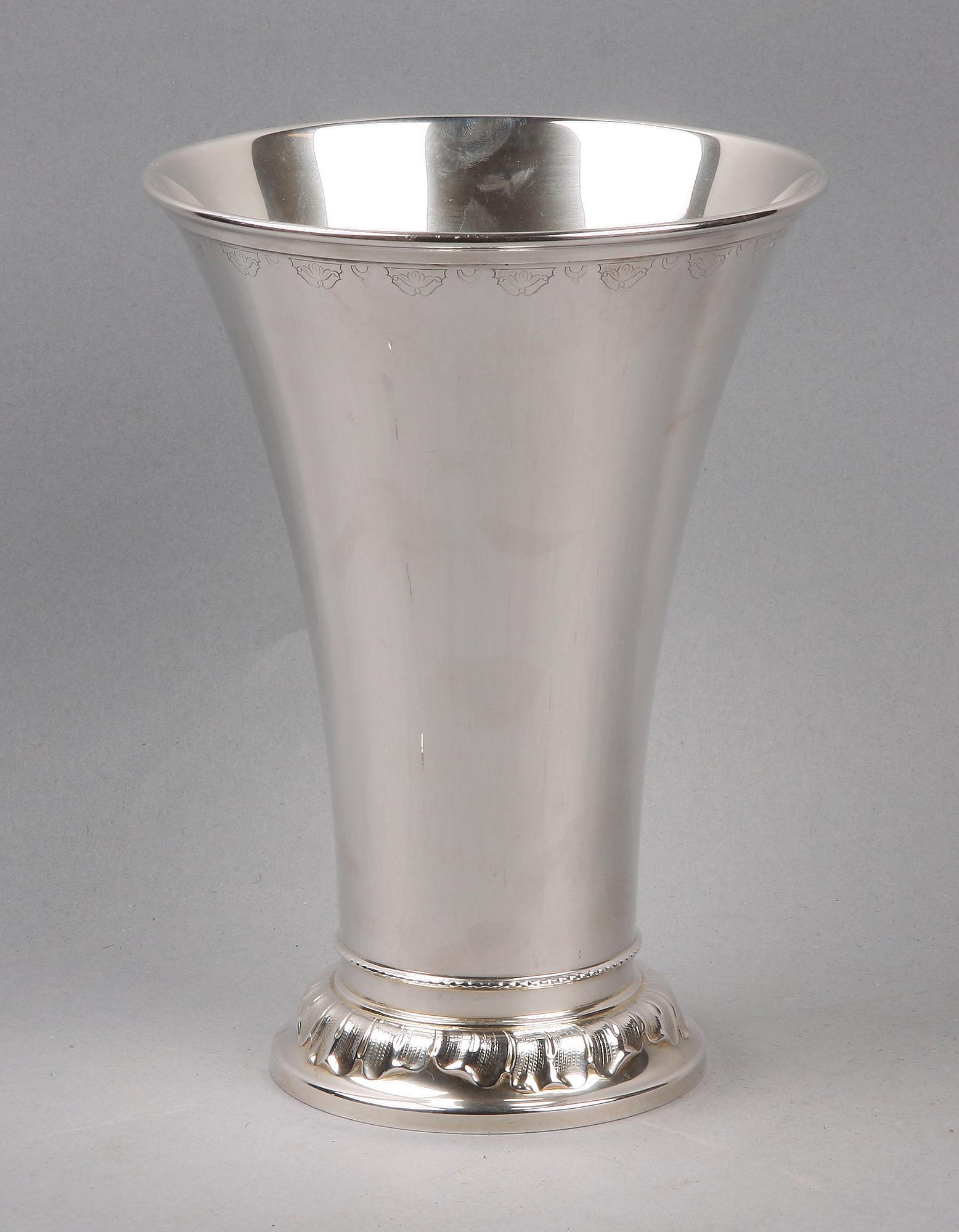 BÄGARE, silver, GAB 1951. Vikt 430.