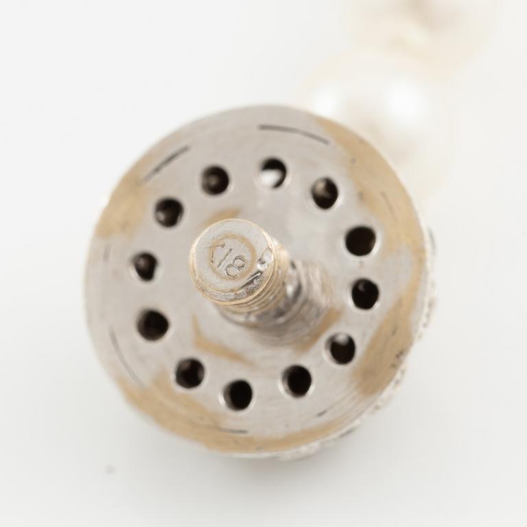 Pärlcollier med odlade pärlor, lås 18K vitguld med små briljantslipade diamanter.