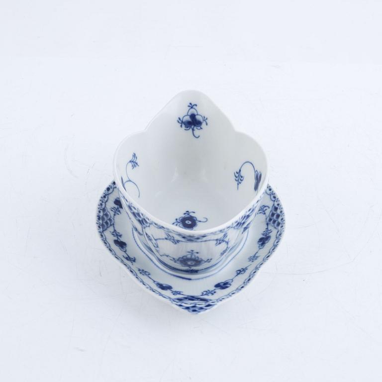 Matservis, porslin, 50 delar,  "Musselmalet", Royal Copenhagen, Danmark.