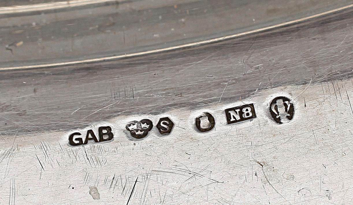 BRICKA samt FAT, 3 delar. silver,bla  C G Hallberg, Stockholm, 1932, 1939 resp 1941. Totalvikt 1404 g.