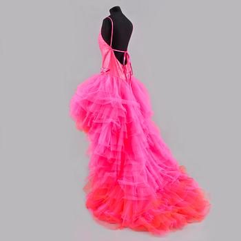 A red evening dress by Lars Wallin.