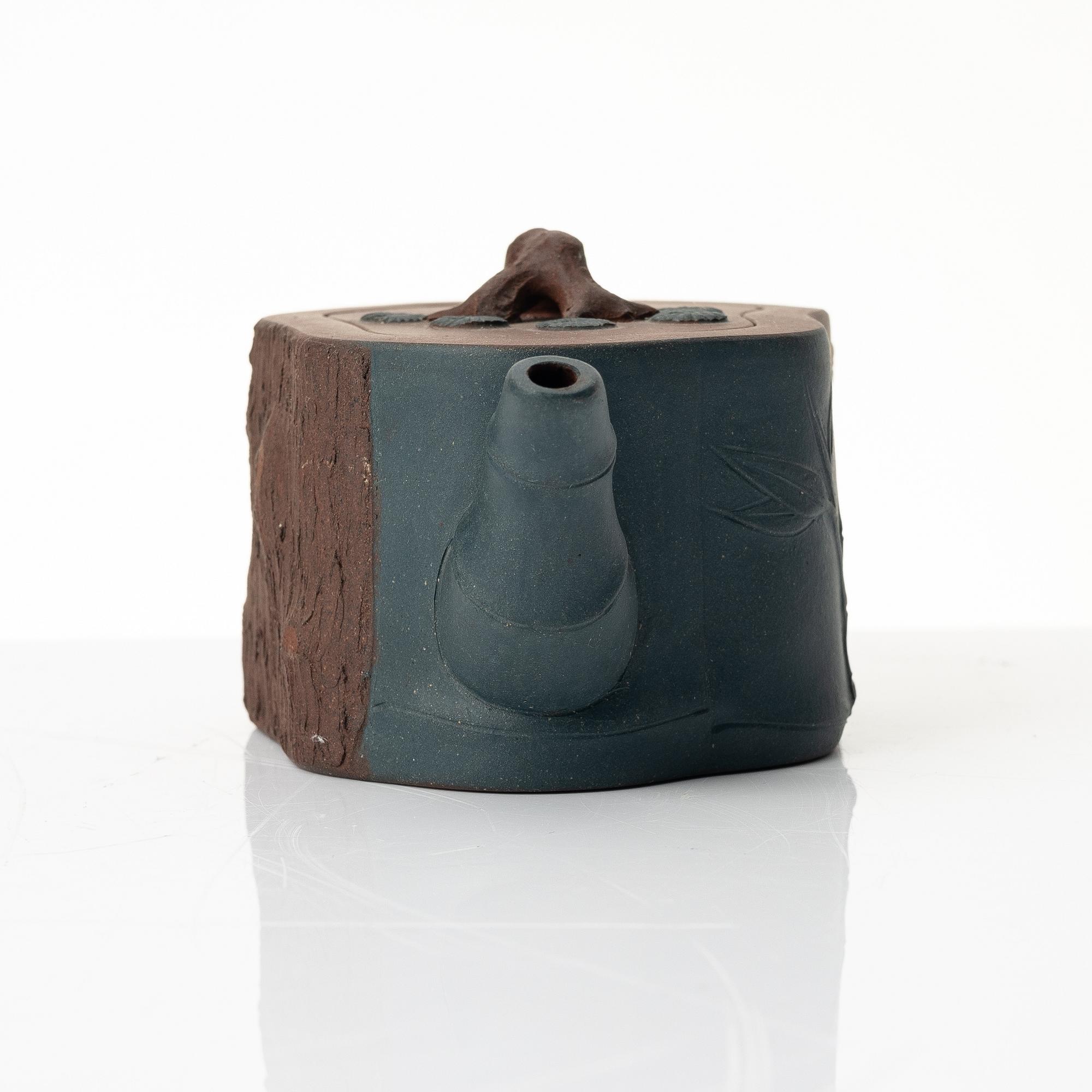 A Chinese polychrome yixing teapot, 1980s.