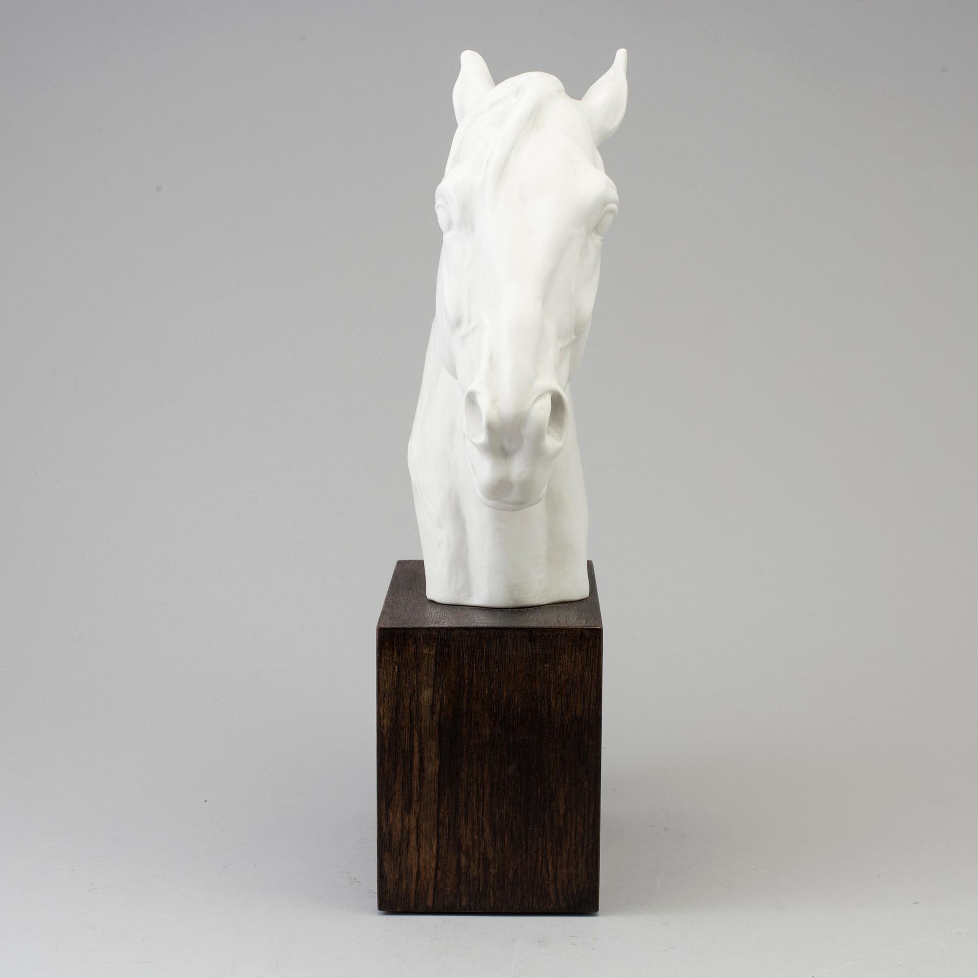 A porcelain sculpture by Albert Hinrich Hussmann, Rosenthal.