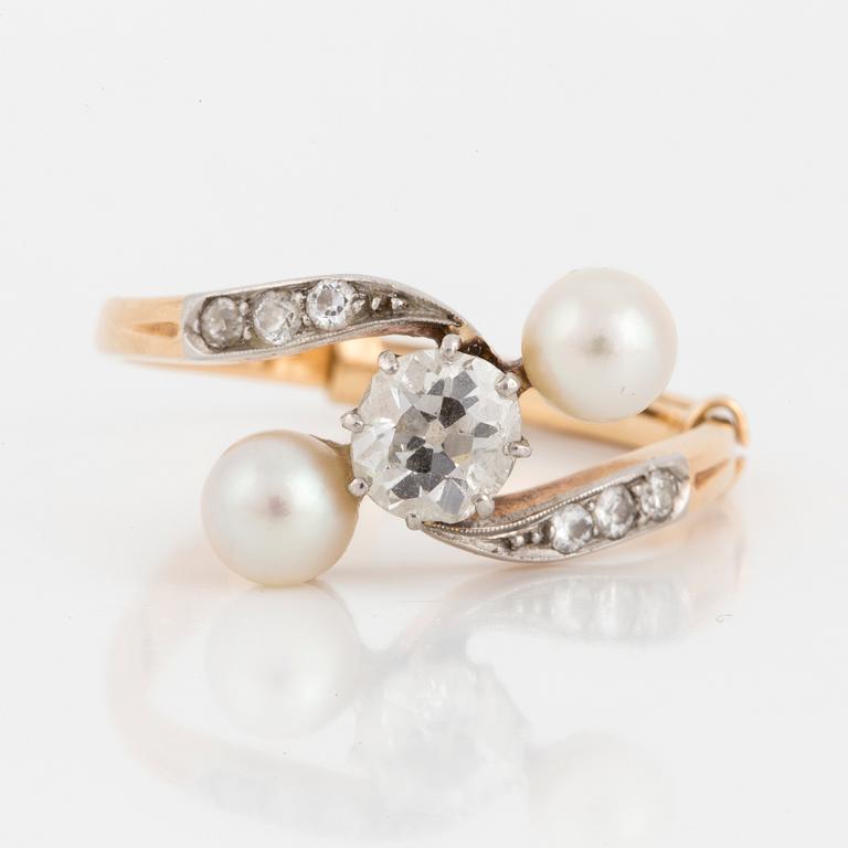 C.G HALLBERG, Ring with pearls and old-cut diamonds. 1918.