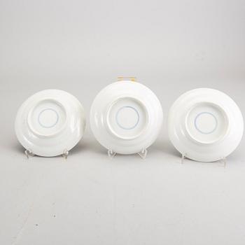 TALLRIKAR, 3 st, porslin, Kina, 1900-tal.