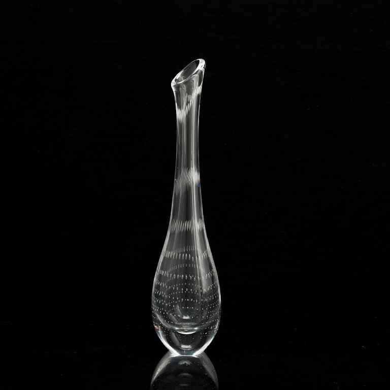 A Vicke Lindstrand glass vase signerad Kosta LH 1011, 1950s.