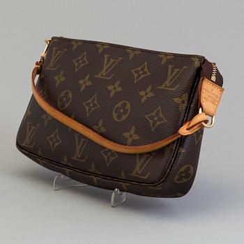 Bag "Pouchette" by Louis Vuitton.