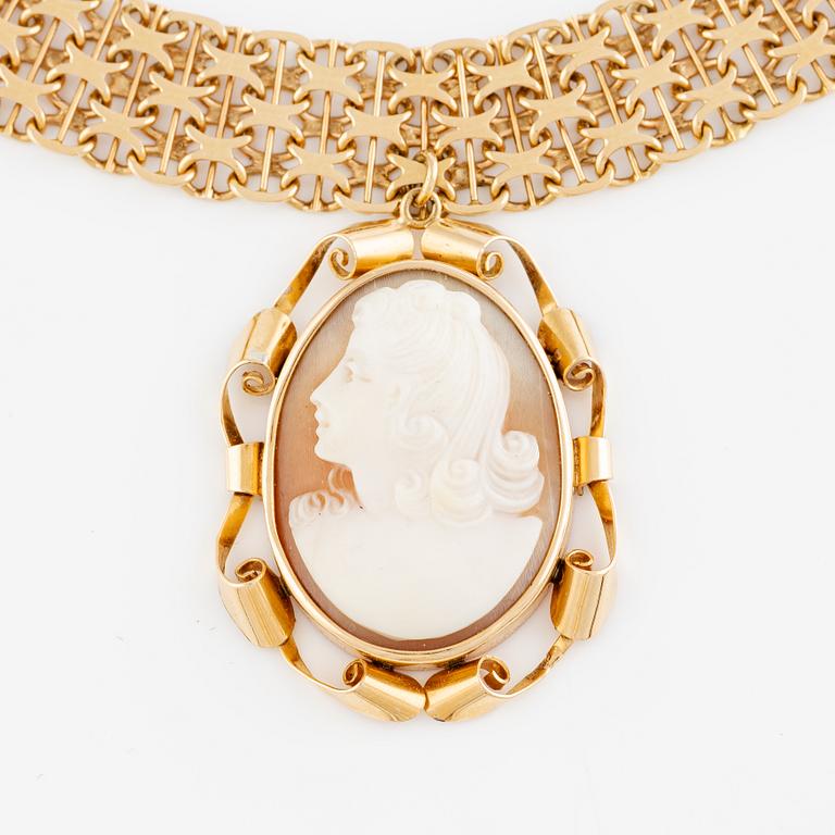 Collier, 18K guld, x-länk med hänge med snäckskalscamé.