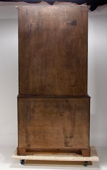 VITRINSKÅP, engelsk stil, 1900-talets mitt.